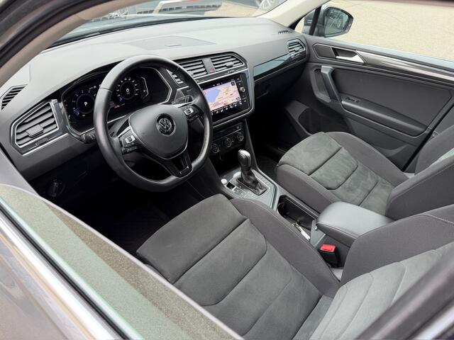 Volkswagen TIGUAN 1.5 TSI ACT 150pk DSG Highline | Camera | Virtual | Trekhaak | Keyless | Elek. Achterklep | Carplay | Rijklaar incl. 1 jaar Bovag garantie