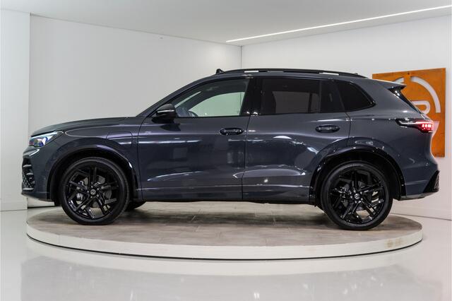 Volkswagen TIGUAN 1.5 eHybrid R-Line Edition 272PK | NL AUTO | Pano | Trekhaak | 360 | IQ | Fabrieksgarantie