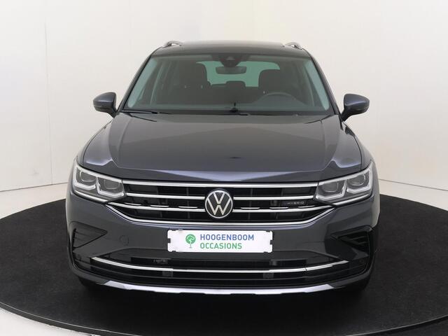 Volkswagen TIGUAN 1.4 TSI eHybrid Elegance | Panoramadak | Dodehoek detectie | Parkeerassistent | Keyless | Achteruituitrijcamera | LED matrix verlichting | Adaptieve cruise control |