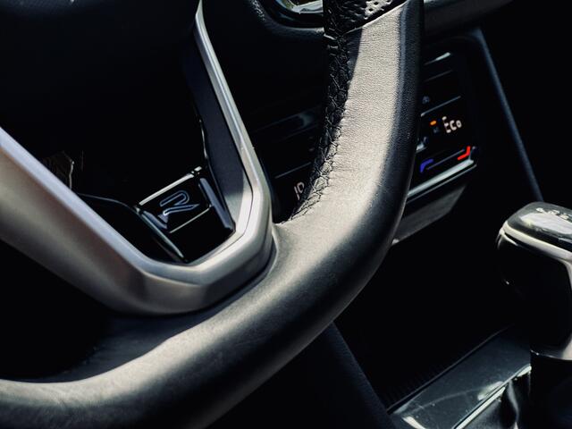 Volkswagen TIGUAN 1.4 TSI eHybrid R-Line | Panoramadak | LED | Trekhaak | Business+ | Camera | Adapt Cruise | Marge auto