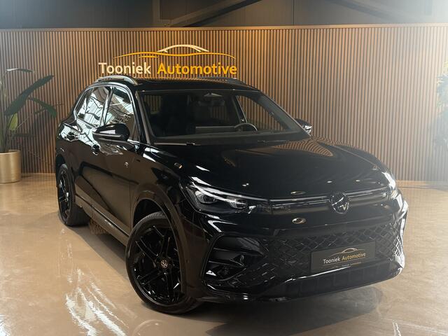 Volkswagen TIGUAN 1.5 eHybrid R-Line Edition Black-Line 20 inch wielen Head up display Adp. Cruise Control Ergo Active Stoelen Viturele Cockpit stuurverwarming stoel koeling