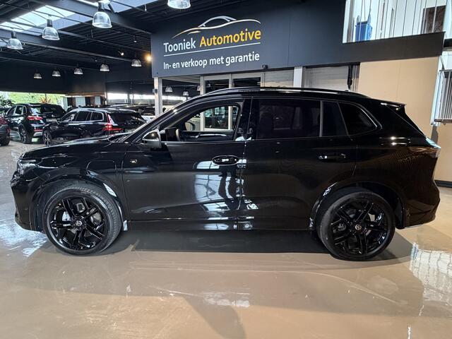 Volkswagen TIGUAN 1.5 eHybrid R-Line Edition Black-Line 20 inch wielen Head up display Adp. Cruise Control Ergo Active Stoelen Viturele Cockpit stuurverwarming stoel koeling