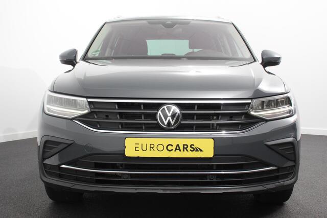 Volkswagen TIGUAN 1.5 TSI DSG Active Navigatie Climate Control Adaptive Cruise Camera Control Led Dab Stoelverwarming Lichtmetalen Velgen