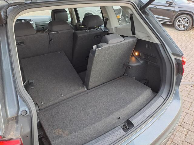 Volkswagen TIGUAN Allspace 1.5 TSI Highline R-line, 7-Persoons, Trekhaak, Keyless, ACC