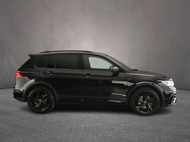 Volkswagen TIGUAN R-Line Business 1.4 TSI eHybrid 245pk DSG Automaat Trekhaak, 360 camera, Head up display, Adaptive cruise control, Black style, LED matrix koplampen, Navigatie