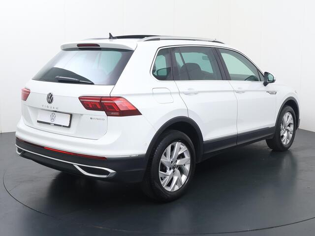 Volkswagen TIGUAN 1.4 TSI eHybrid Elegance | 245 PK | SoH 89% | Panoramadak | Matrix LED koplampen | Achteruitrijcamera | Apple Carplay/Android Auto | Navigatie |