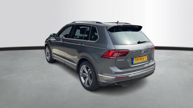 Volkswagen TIGUAN 1.5 TSI 150pkAutomaat Highline Business R / Panoramadak / Camera / LED