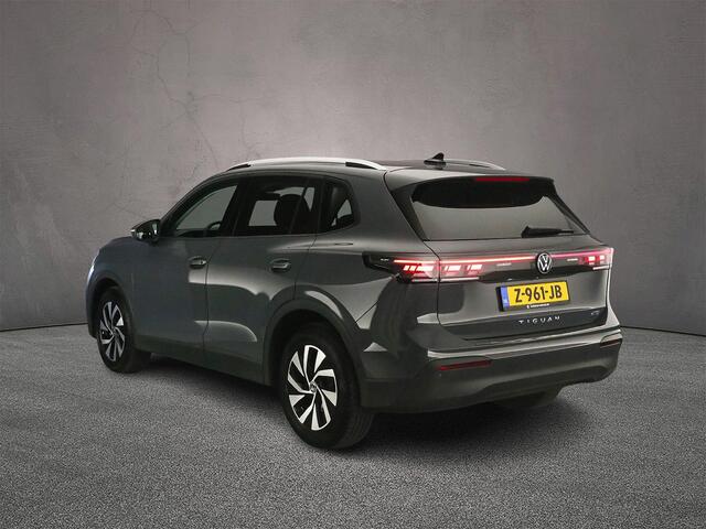 Volkswagen TIGUAN Life Edition 1.5 eTSI 130pk DSG Automaat Trekhaak, LED matrix koplampen, Adaptive cruise control, Navigatie, 360 camera, Achteruitrijcamera