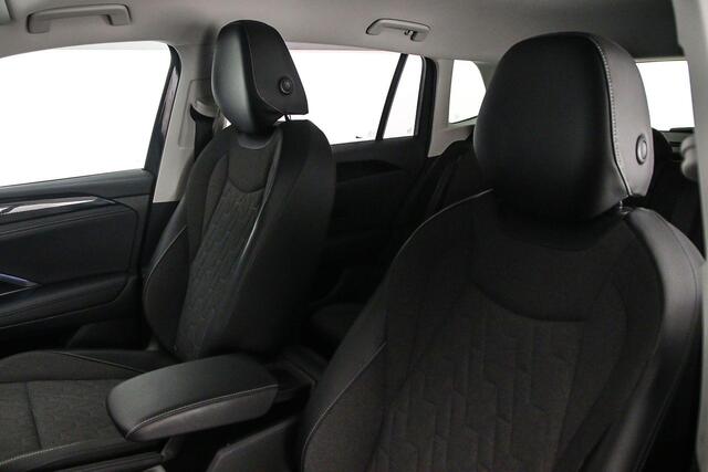 Volkswagen TIGUAN Life Edition 1.5 eTSI 130pk DSG Automaat Trekhaak, LED matrix koplampen, Adaptive cruise control, Navigatie, 360 camera, Achteruitrijcamera