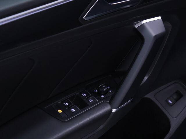 Volkswagen TIGUAN Allspace 2.0 TSI 4Motion Highline Business R 7p. [CRUISE, TREKHAAK, SCHUIFKANTELDAK, LEDER, APPLE CARPLAY, ELEK. ACHTERKLEP, MEMORY, NAVIGATIE, NIEUWSTAAT]