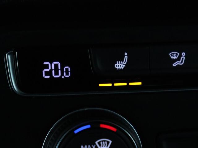 Volkswagen TIGUAN 2.0 TSI 4Motion Highline | Trekhaak | Adaptive cruise | Stoelverwarming | Camera | Carplay | Park Assist | Navigatie | Full LED | Climate control | Bluetooth