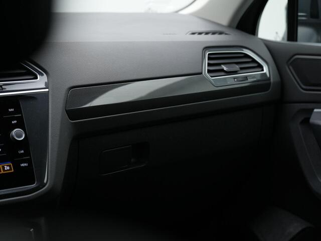 Volkswagen TIGUAN 1.4 TSI eHybrid 245 pk Elegance | IQ Light | Achteruitrijcamera | Adaptive Cruise | Elektrische achterklep | Side Assist