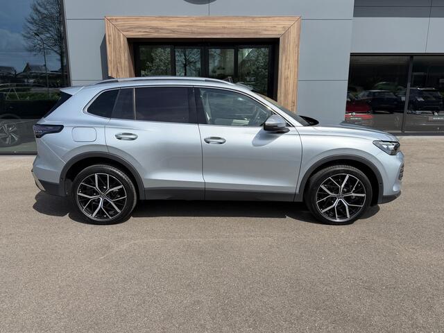 Volkswagen TIGUAN 1.5 eHybrid Elegance 204pk | Panoramadak | Trekhaak | 20" Velgen | 360 Camera | Dode hoek | Elek. klep | incl. verlengde garantie