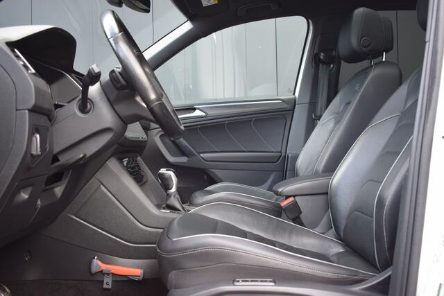 Volkswagen TIGUAN 1.5 TSi Automaat R-Line Business+ LED IQ Light | Zwart Leder | Panoramadak | Virtual | Carplay | Keyless | Trekhaak