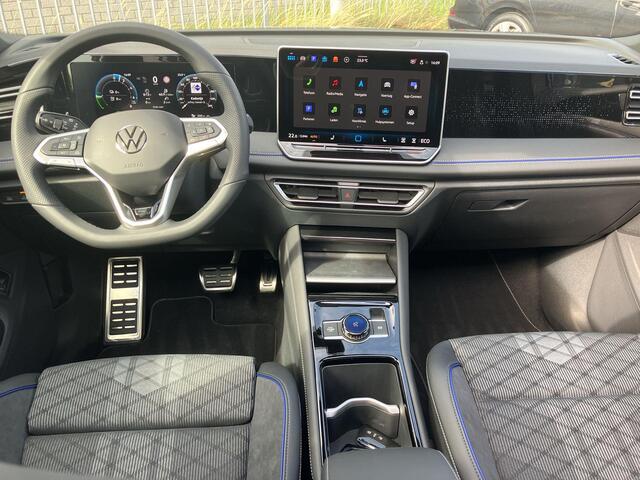 Volkswagen TIGUAN 1.5eHybrid 150kW/204PK DSG R-Line Black Style · Trekhaak · Panoramadak · Massage functie · Garantie t/m 11-03-2026