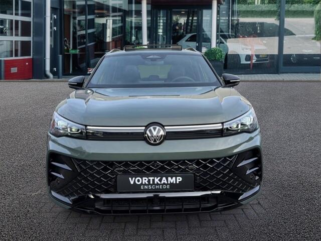 Volkswagen TIGUAN 1.5 TSI e-HYBRID R-LINE HenK/PANO-DAK/TREKHAAK/CAMERA/LEDER/MEMORY/HUD