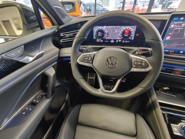 Volkswagen TIGUAN 1.5 TSI e-HYBRID 272 PK R-LINE PANO-DAK/CAMERA/TREKHAAK/HUD/LEDER/MEMORY