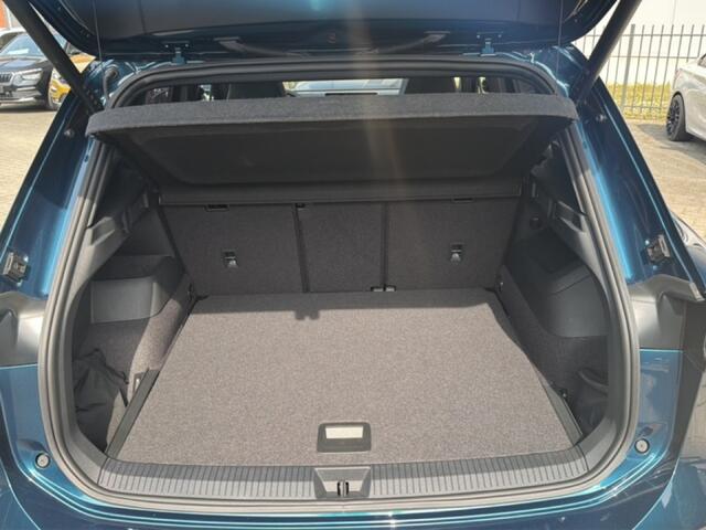 Volkswagen TIGUAN 1.5 eTSI R-LINE TREKHAAK/PANO-DAK/ELEK-KLEP/CAMERA/ACC/HUD/STOEL+STUURVERW