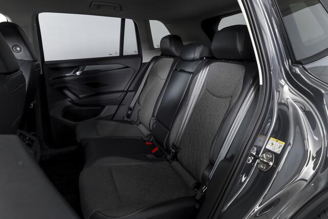 Volkswagen TIGUAN 1.5 eHybrid 204 PK Life | Elek. Trekhaak | Dig. Cockpit | Adapt. Cruise | Stoel-+stuurverw. | PDC | Camera | App. Connect | ECC | LM 18" | 8311