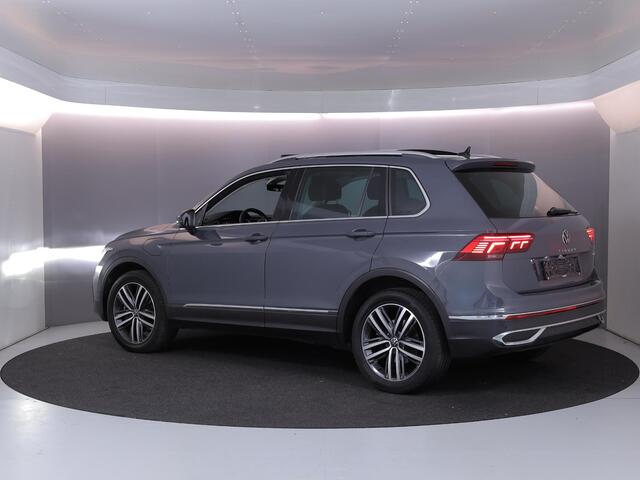 Volkswagen TIGUAN 1.4 TSI eHybrid Elegance 245 PK DSG PHEV | Panorama dak | Trekhaak inklapbaar | 36+0 graden camera | Stoelverwarming | Head up display