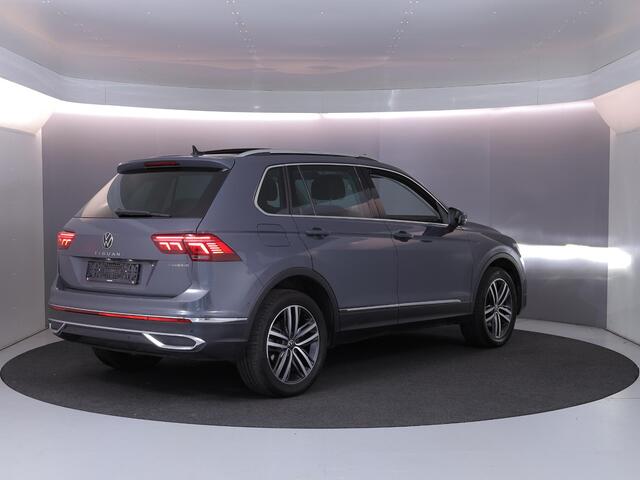 Volkswagen TIGUAN 1.4 TSI eHybrid Elegance 245 PK DSG PHEV | Panorama dak | Trekhaak inklapbaar | 36+0 graden camera | Stoelverwarming | Head up display