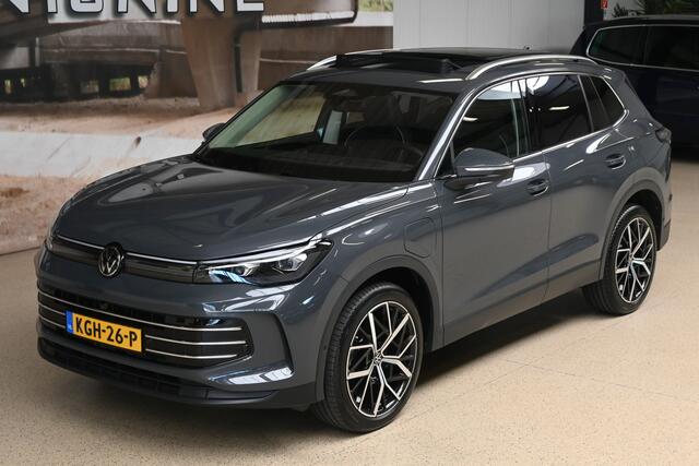Volkswagen TIGUAN 1.5 eHybrid 204pk Elegance | ergoActive | Pano | IQ. Light | Trekhaak | 100% (Dealer) onderhouden label
