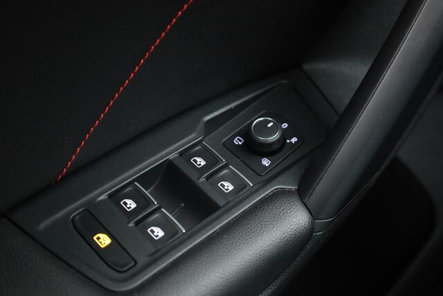 Volkswagen TIGUAN 1.5 TSI Urban Sport DSG | Elek. Trekhaak | Digi. Cockpit | Adapt. Cruise | Stoel- Stuurverw. | Camera