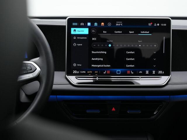 Volkswagen TIGUAN 1.5 eHybrid 204 pk Life Edition | Panoramadak | Trekhaak | 360 Camera | IQ Light | Stuur-/stoelverwarming