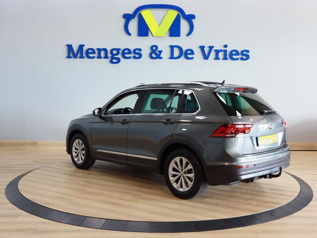 Volkswagen TIGUAN 1.5 TSI ACT Comfortline Business Airco ECC | Panorama | Trekhaak | Stoel Verwarming | Apple Carplay | Navigatie | NAP