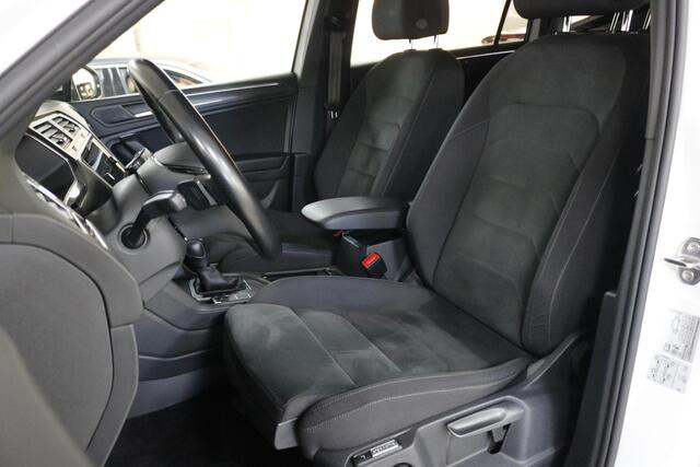 Volkswagen TIGUAN Allspace 1.5 TSI Highline Business R-Line Nieuwe All-Seasons | Climate | LED | Adaptive Cruise | Carplay | Mooie auto!