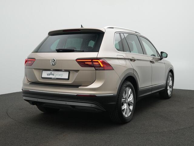 Volkswagen TIGUAN 1.4 TSI 150 pk DSG ACT Highline | Trekhaak | Discover Pro | Achteruitrijcamera | Adaptive Cruise | Stoelverwarming