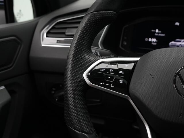 Volkswagen TIGUAN 1.4 TSI eHybrid 245 pk DSG R-Line Business+ | Panoramadak | Leder | Geheugenstoelen | Adaptief onderstel | IQ Light | Rondomzicht camera