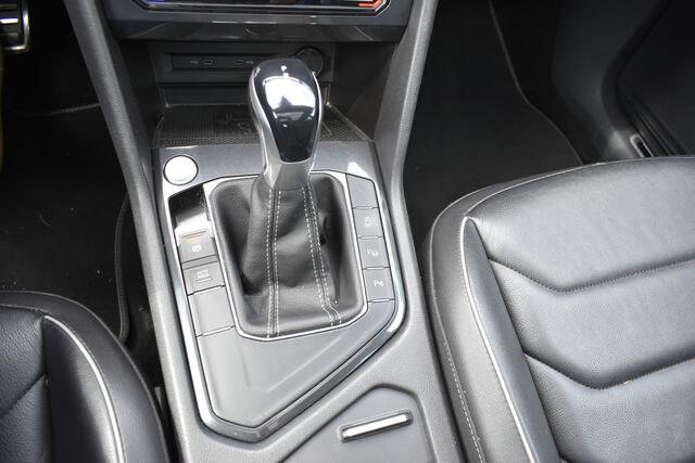 Volkswagen TIGUAN 1.5 TSI R-Line '21 LEER, PANO, BLACKLINE, ACC, TREKH.