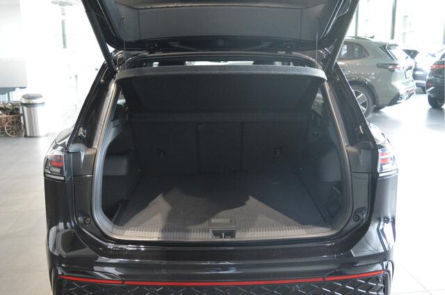 Volkswagen TIGUAN 2.0 TDI 3X R-LINE Black Style camera cruise 20 inch 150 pk !!
