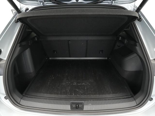 Volkswagen TIGUAN 1.5 eHybrid 204pk R-Line Ed. | Trekhaak | Panorama | LED-Plus | Black Style