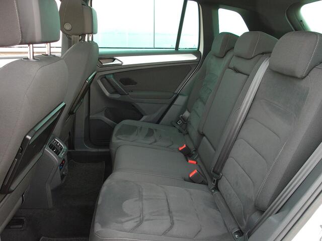 Volkswagen TIGUAN 1.4 TSI Comfortline Business R, Elektr. Trekhaak / Schuifdak / Virtual Cockpit / ErgoActive / Full LED / Adaptive Cruise / 19' LMV
