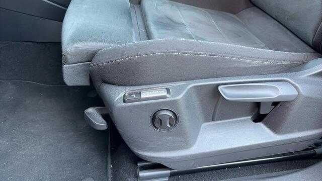 Volkswagen TIGUAN 1.5 TSI Life Business FULL LED / CAMERA / STOELVERW / STUURVERW / CARPLAY / CLIMA / DAB+ / ACC / NL-AUTO