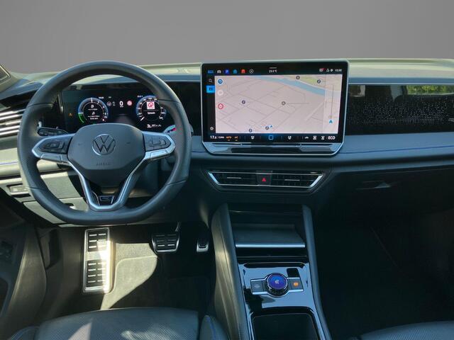 Volkswagen TIGUAN 1.5eHybrid 150kW/204PK R-Line Black Style · Leder · Harman Kardon · Panoramadak · Trekhaak · 360°Camera + Parkeersensoren · Garantie t/m 11-05-2030 of 100000km.