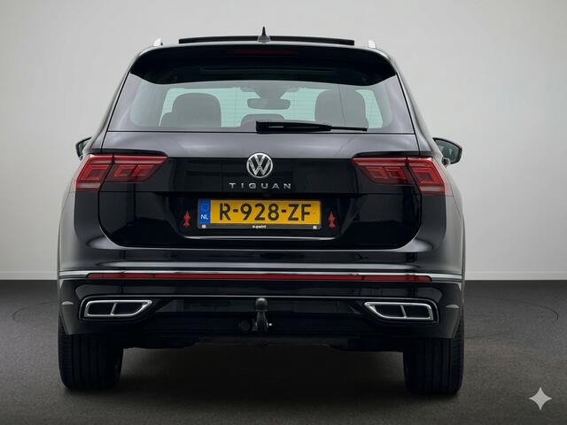 Volkswagen TIGUAN 1.5 TSI R-Line Business+ | Panoramadak | Matrix lampen | Dodehoek Detectie | Keyless | Winterpakket | Zwenkbare Trekhaak | Achteruitrijcamera |