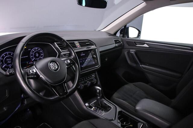 Volkswagen TIGUAN Highline Business R 1.4 TSI 150pk DSG Automaat Trekhaak, Elektrische achterklep, Adaptive cruise control, LED koplampen, Navigatie