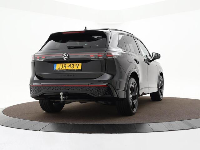 Volkswagen TIGUAN 1.5 eHybrid 272pk DSG R-Line Edition · Panoramadak · 360 Camera · Inklap. Trekhaak · Dodehoeksensor · Matrix LED · Massagestoelen · Keyless · Garantie t/m 27-10-2029 of 100.000km