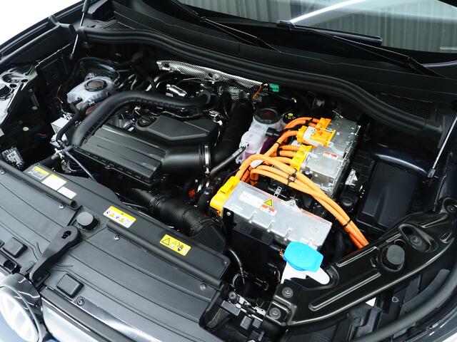 Volkswagen TIGUAN 1.5 eHybrid | Leder/Alcantara | Trekhaak | Massage | 360 | Sfeerlicht | Keyless | Adaptive Cruise