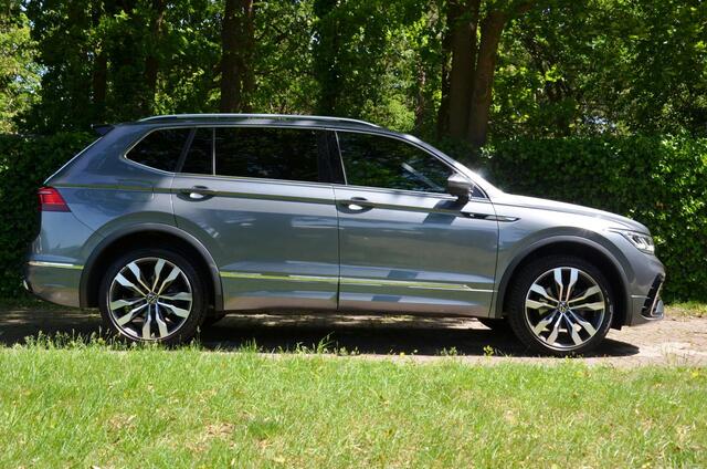 Volkswagen TIGUAN Allspace 1.5 TSI R-Line 7 Persoons. Automaat/Navi/Pdc/Ecc/Achteruitrijcamera/Panoramadak/Virtueel dashboard/Privacy-Glass/Cr-Controle/20-Inc Lmv/Trekhaak-Afnb