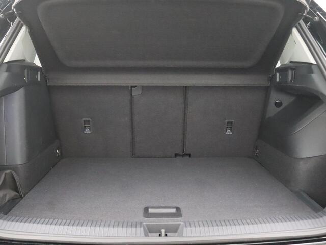 Volkswagen TIGUAN 1.5 eHybrid Life Edition 204PK DSG Trekhaak, Achteruitrijcamera, Keyless, Side Assist, Navi via Apple Carplay/Android Auto, Elektr. Achterklep, Stoel-Stuurverwarming, 18" LM Velgen