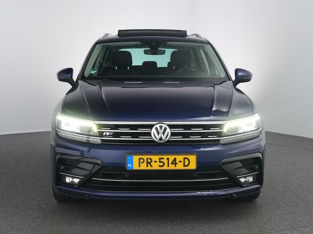 Volkswagen TIGUAN 1.4 TSI ACT Highline | Pano | Zwenkhaak | ACC | Winterpakket |