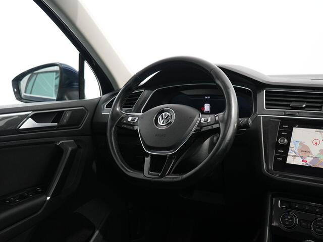 Volkswagen TIGUAN 1.4 TSI ACT Highline | Pano | Zwenkhaak | ACC | Winterpakket |