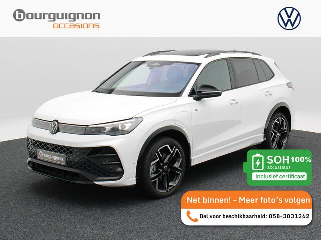 Volkswagen TIGUAN 1.5 eHybrid 272 Pk Automaat R-Line Edition | Black Style | Panoramadak | Stoelverwarming | Trekhaak | Adaptive Cruise | 360° Camera | CarPlay | 20 Inch | 13.549 Km !!