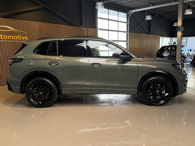 Volkswagen TIGUAN 1.5 eHybrid R-Line Panoramadak | 360 camera |