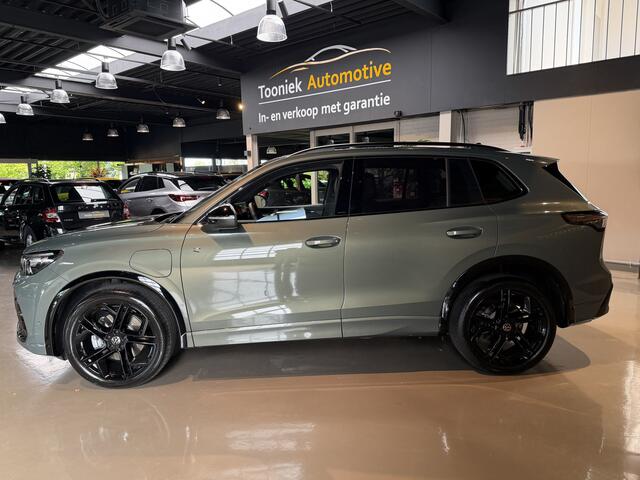 Volkswagen TIGUAN 1.5 eHybrid R-Line Panoramadak | 360 camera |