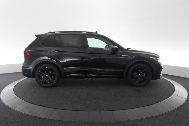 Volkswagen TIGUAN 1.5 TSI R-Line Black Style | Pano | Trekhaak